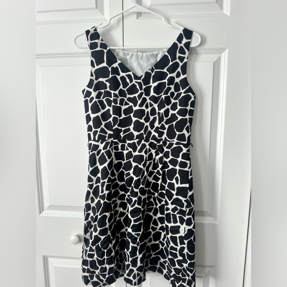 Ann Taylor Petite Black Label Size 8P Satin Lined Dress